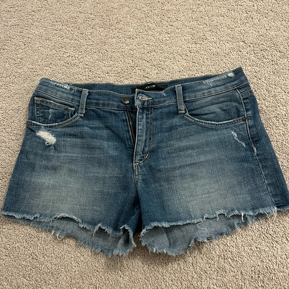 Joe’s Jeans denim shorts. Good used condition. No rips/holes. Size 30